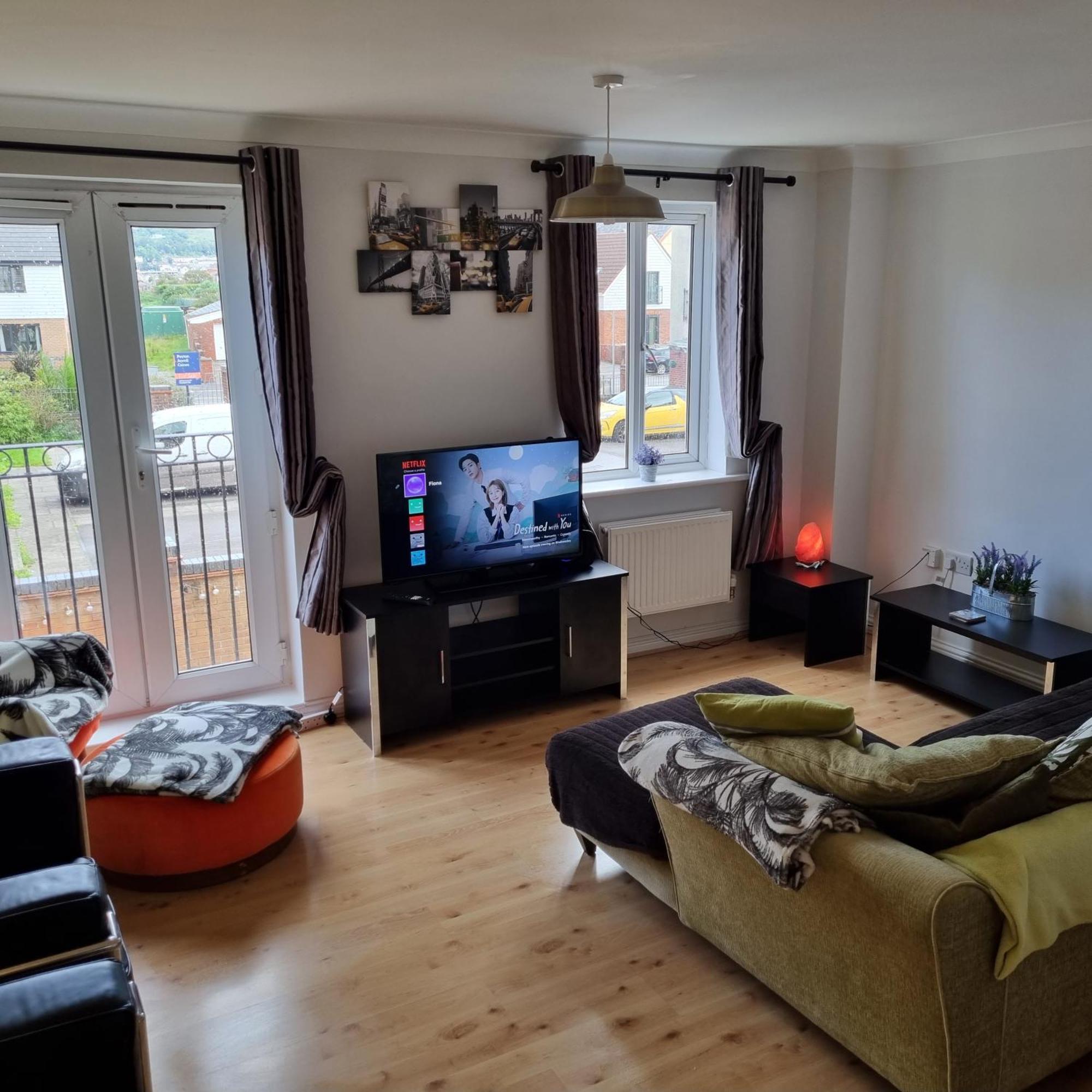 Driftmark Beachfront Location Aberavon Beach Sea Views Large Driveway Parking Private Site Fibre Optic Wi Fi Порт-Толбот Экстерьер фото