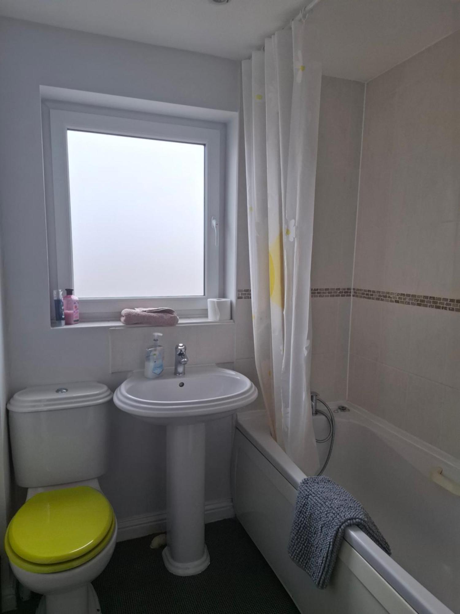 Driftmark Beachfront Location Aberavon Beach Sea Views Large Driveway Parking Private Site Fibre Optic Wi Fi Порт-Толбот Экстерьер фото
